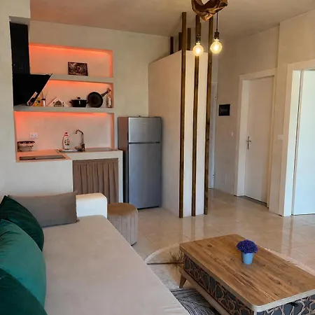 Apartment Roys *