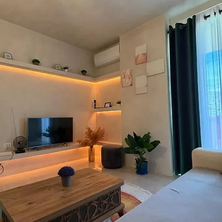 Roys Apartment *