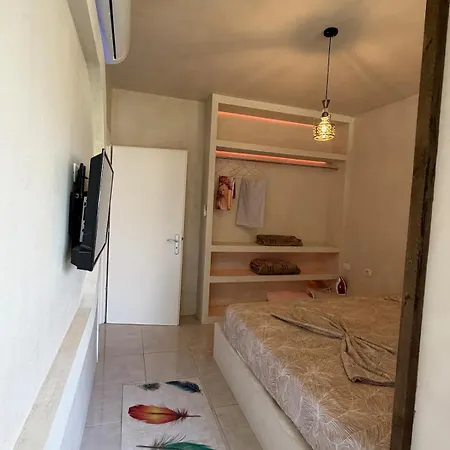 Apartment Roys *